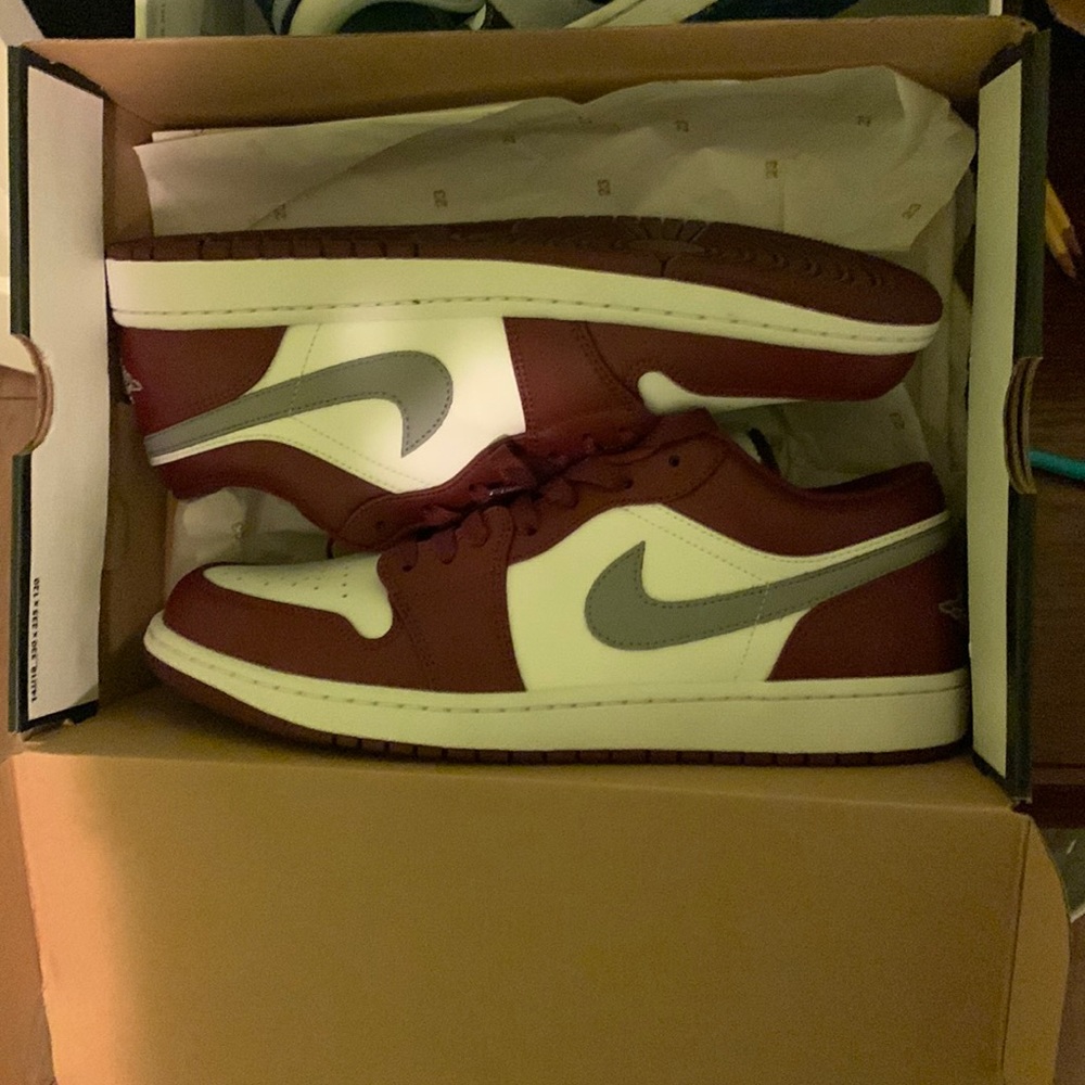 Jordan 1 low mens
